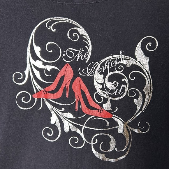 Nicole Miller,Nicki,t shirt,bracelet sleeve,black shirt,red shoes print,cotton - Picture 2 of 7